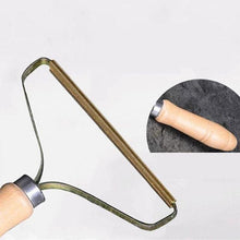Load image into Gallery viewer, LintOut™ Portable Lint Remover
